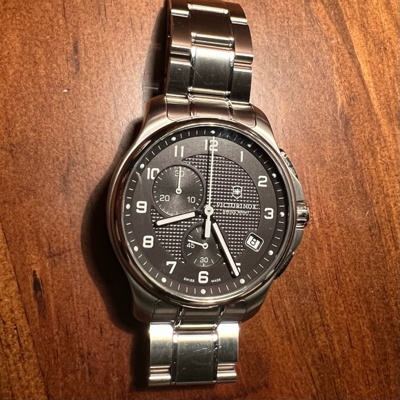 VICTORINOX SWISS ARMY Officers Chronograph Watch - Picture 7 of 13